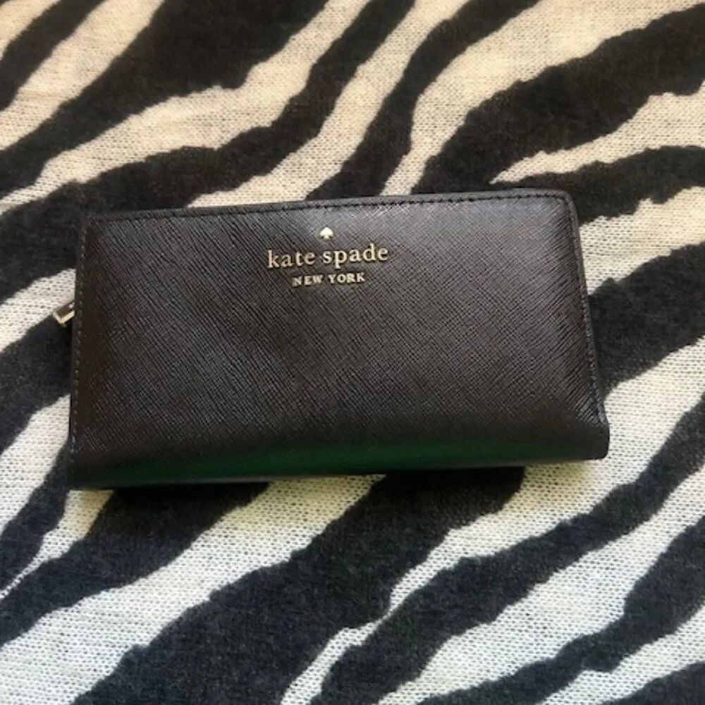 Kate Spade New York Black Saffiano Staci slim bifold wallet